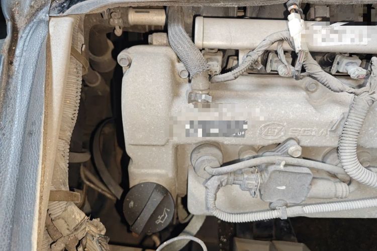 Used Wuling Zhiguang 2015 1.2L Practical LS-I Model Engine Bay Right