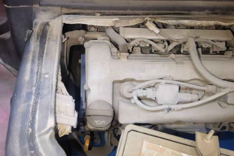 Used Wuling Zhiguang 2015 1.2L Practical LS-I Model Engine Bay Right