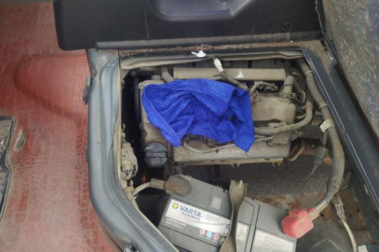 Used Wuling Zhiguang 2015 1.2L Practical LS-I Model Engine Bay Right