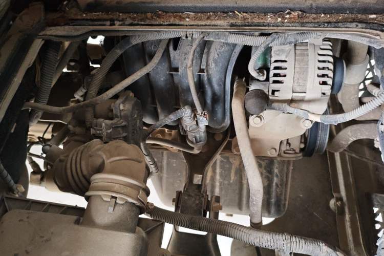 Used Wuling Zhiguang 2015 1.2L Practical LS-I Model Engine Bay Right