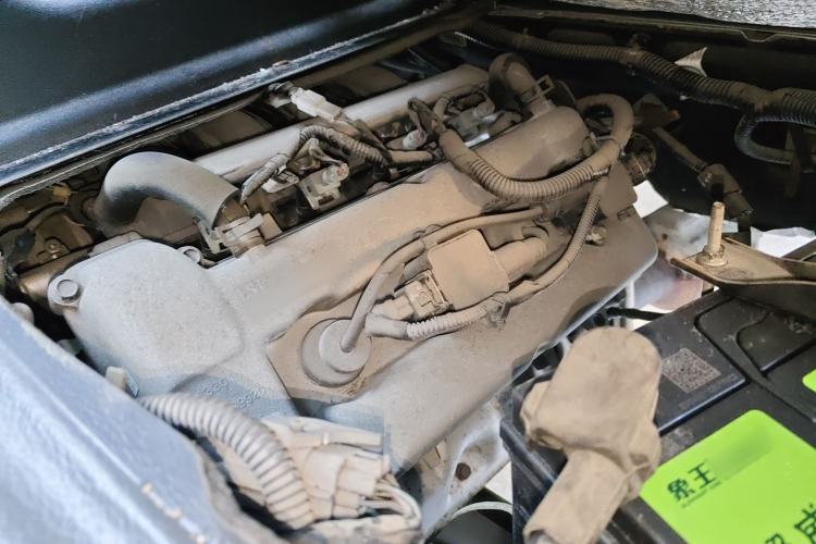Used Wuling Zhiguang 2015 1.2L Practical LS-I Model Engine Bay Right