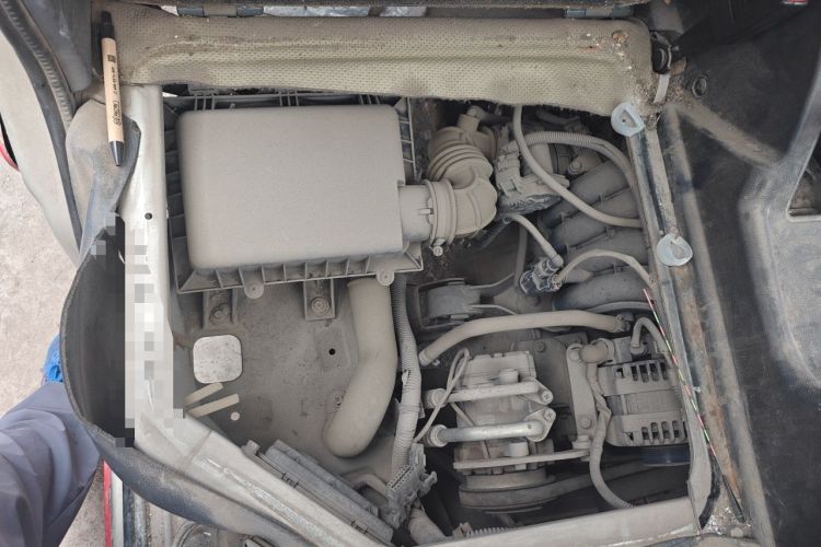 Used Wuling Zhiguang 2015 1.2L Practical LS-I Model Engine Bay Right