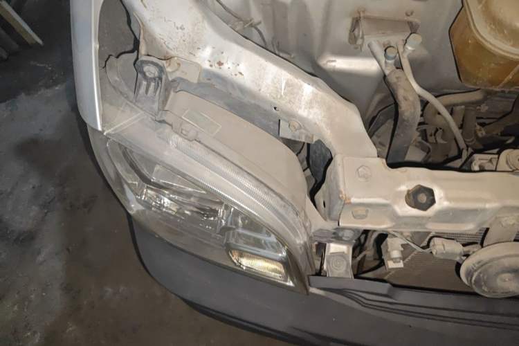 Used Wuling Zhiguang 2015 1.2L Practical LS-I Model Engine Bay Right