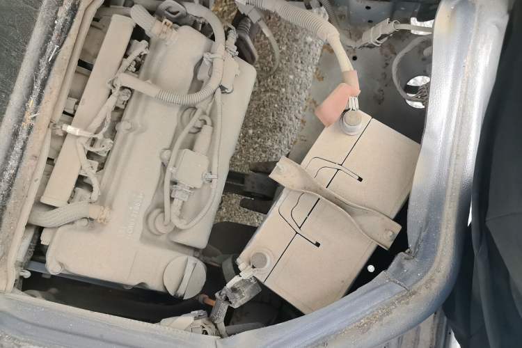 Used Wuling Zhiguang 2015 1.2L S Practical Model LSI Engine Bay Right