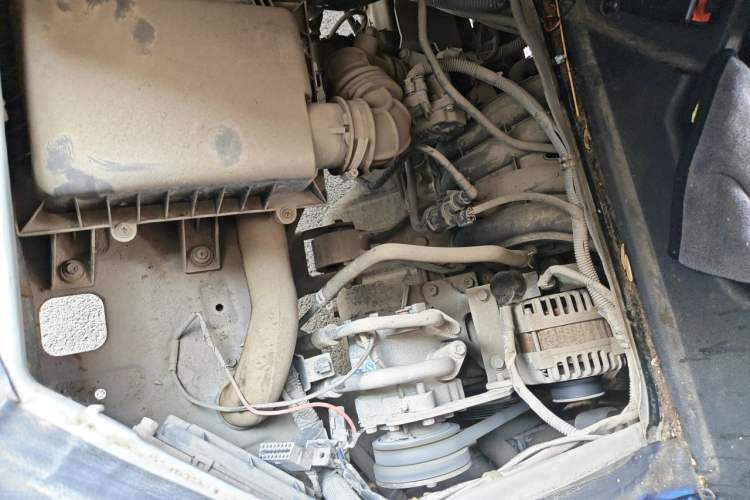 Used Wuling Zhiguang 2015 1.2L Practical LS-I Model Engine Bay Right
