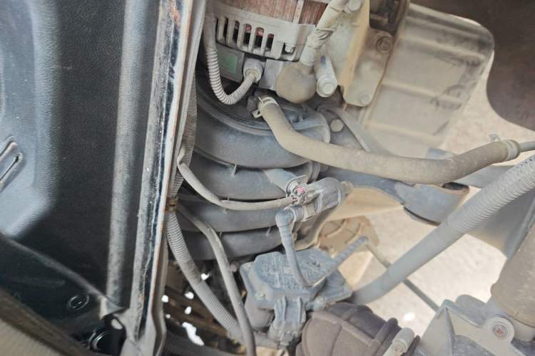 Used Wuling Zhiguang 2015 1.2L Practical LS-I Model Engine Bay Right