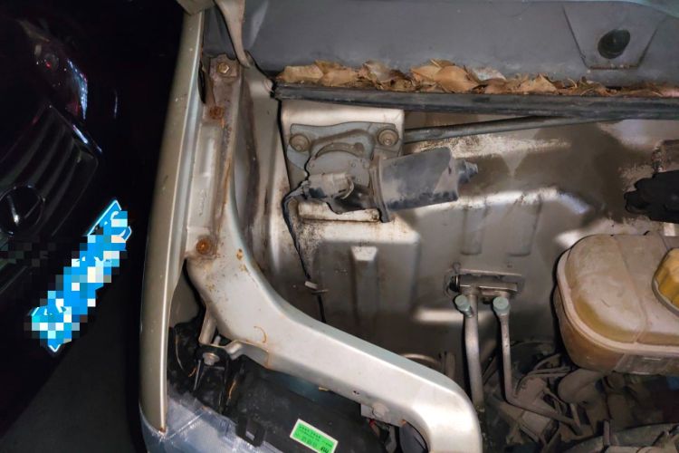 Used Wuling Zhiguang 2015 1.2L Practical LS-I Model Engine Bay Right