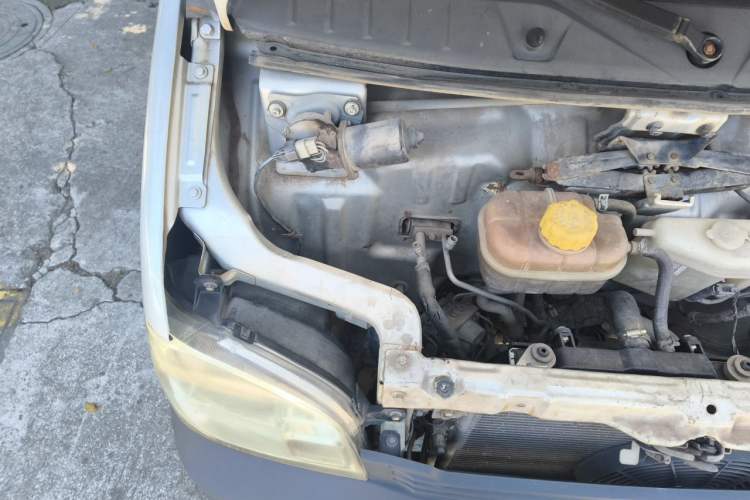 Used Wuling Zhiguang 2015 1.2L Practical LS-I Model Engine Bay Right