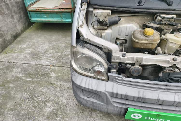 Used Wuling Zhiguang 2015 1.2L Practical LS-I Model Engine Bay Right