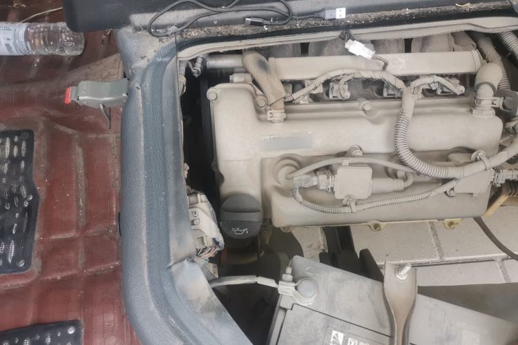 Used Wuling Zhiguang 2015 1.2L Practical LS-I Model Engine Bay Right