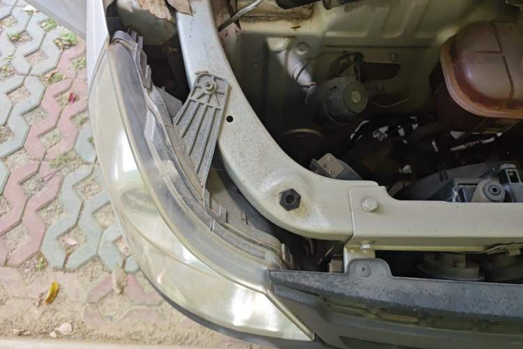 Used Wuling Zhiguang 2015 1.2L S Practical Model LSI Engine Bay Right