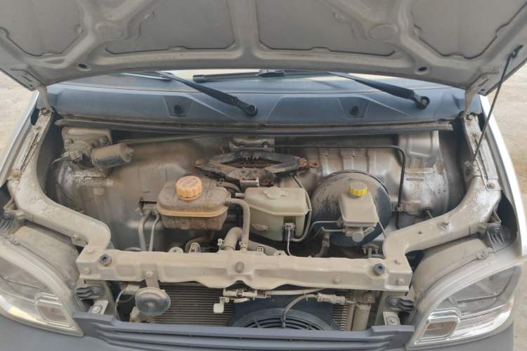 Used Wuling Zhiguang 2015 1.2L Practical LS-I Model Engine Bay