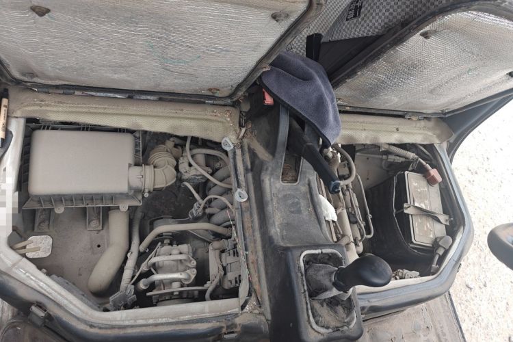Used Wuling Zhiguang 2015 1.2L Practical LS-I Model Engine Bay