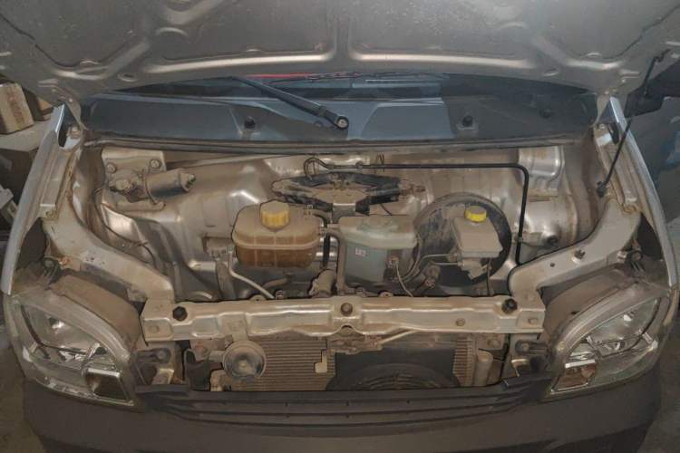 Used Wuling Zhiguang 2015 1.2L Practical LS-I Model Engine Bay