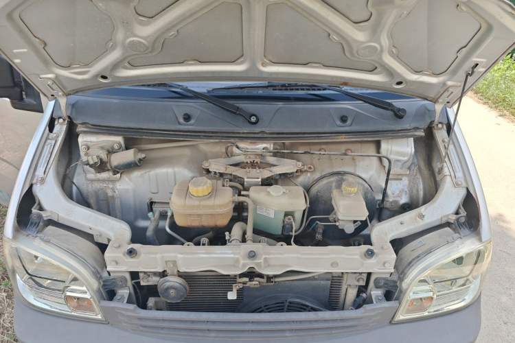 Used Wuling Zhiguang 2015 1.2L Practical LS-I Model Engine Bay