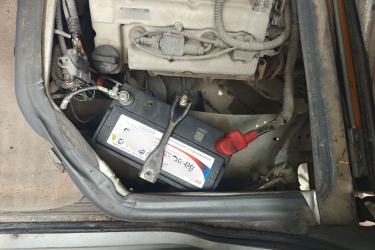 Used Wuling Zhiguang 2015 1.2L S Practical Model LSI Engine Bay