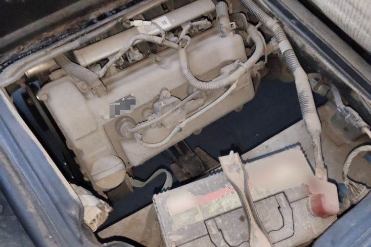 Used Wuling Zhiguang 2015 1.2L Practical LS-I Model Engine Bay