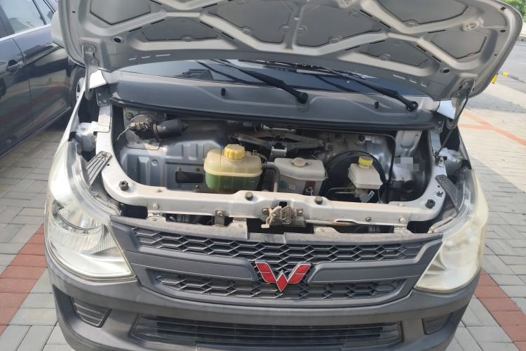 Used Wuling Zhiguang 2015 1.2L S Practical Model LSI Engine Bay