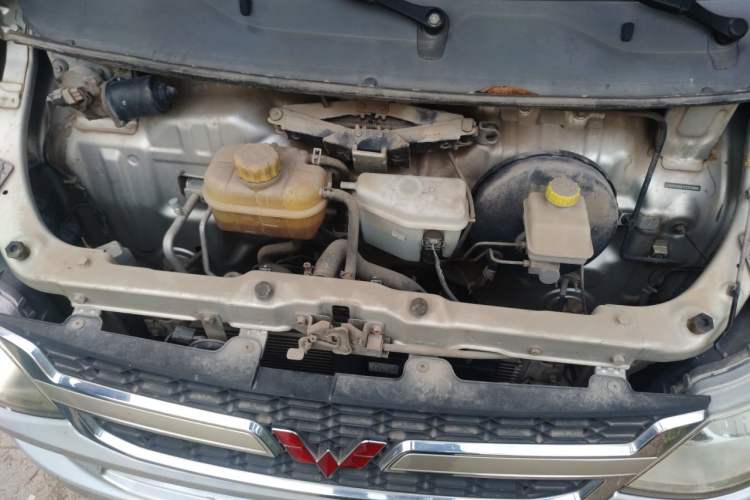 Used Wuling Zhiguang 2015 1.2L S Standard Model LSI Engine Bay