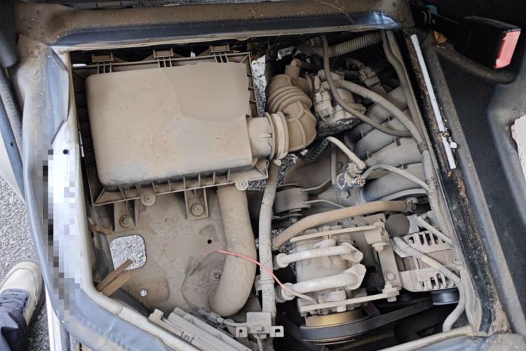 Used Wuling Zhiguang 2015 1.2L Practical LS-I Model Engine Bay