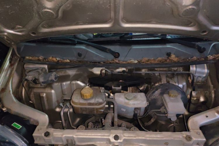 Used Wuling Zhiguang 2015 1.2L Practical LS-I Model Engine Bay