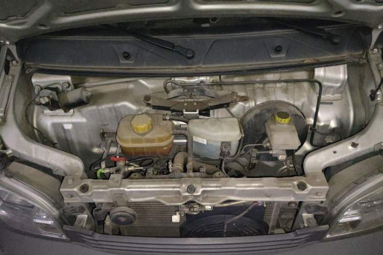 Used Wuling Zhiguang 2015 1.2L Practical LS-I Model Engine Bay