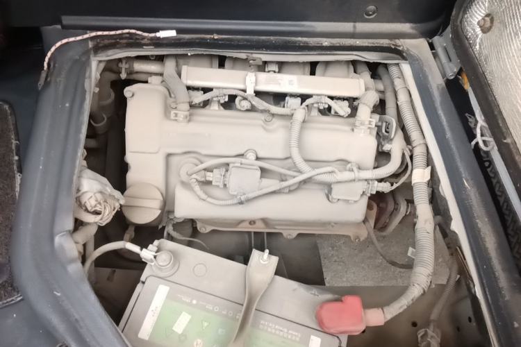 Used Wuling Zhiguang 2015 1.2L Practical LS-I Model Engine Bay