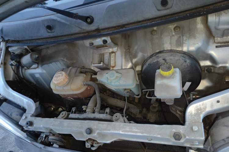 Used Wuling Zhiguang 2015 1.2L Practical LS-I Model Engine Bay