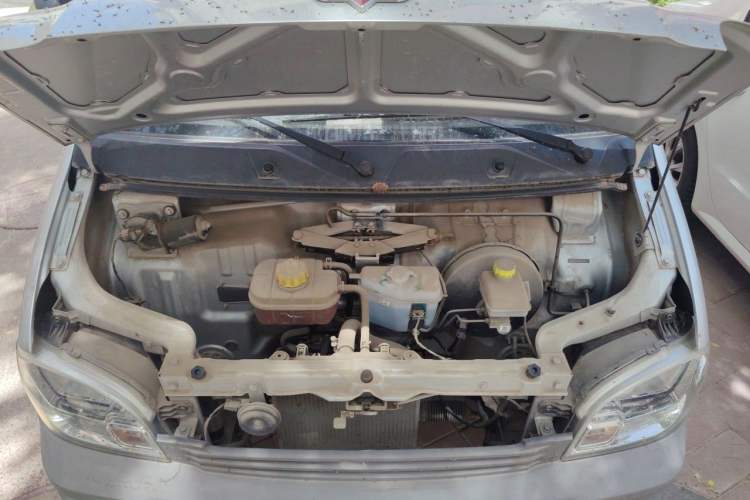 Used Wuling Zhiguang 2015 1.2L S Practical Model LSI Engine Bay