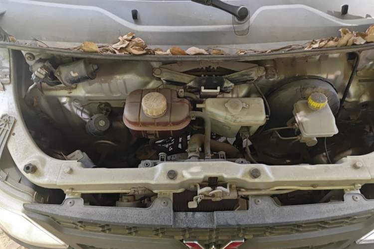 Used Wuling Zhiguang 2015 1.2L S Practical Model LSI Engine Bay