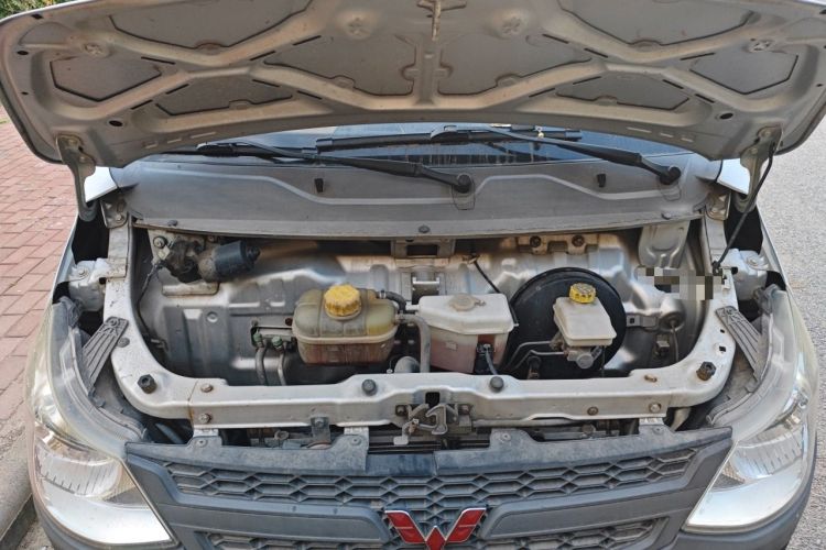 Used Wuling Zhiguang 2015 1.2L Practical LS-I Model Engine Bay