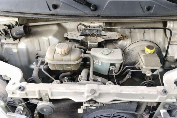Used Wuling Zhiguang 2015 1.2L Practical LS-I Model Engine Bay