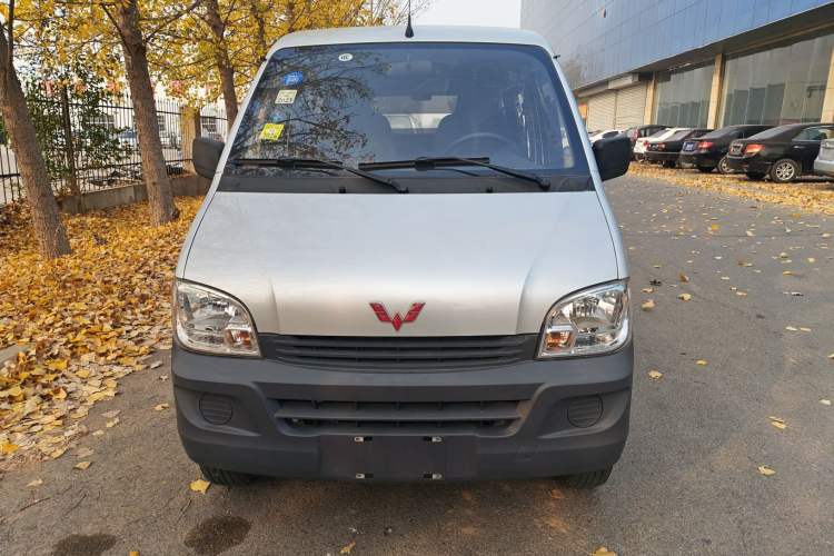 Used Wuling Zhiguang 2015 1.2L Practical LS-I Model Exterior 1