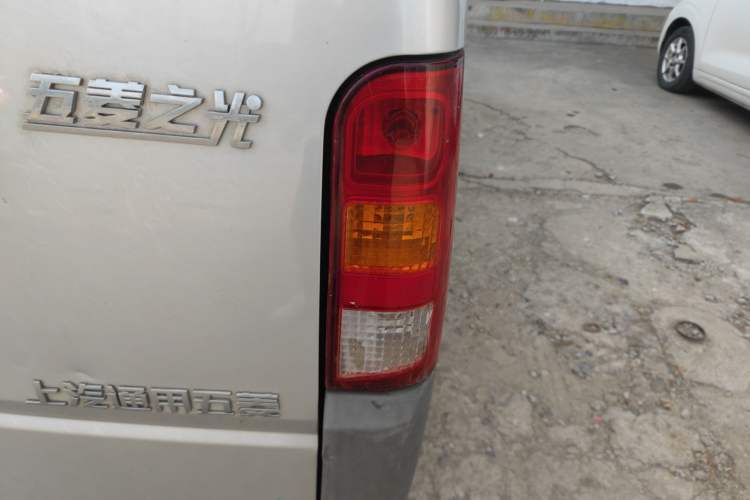 Used Wuling Zhiguang 2015 1.2L Practical LS-I Model Exterior 3