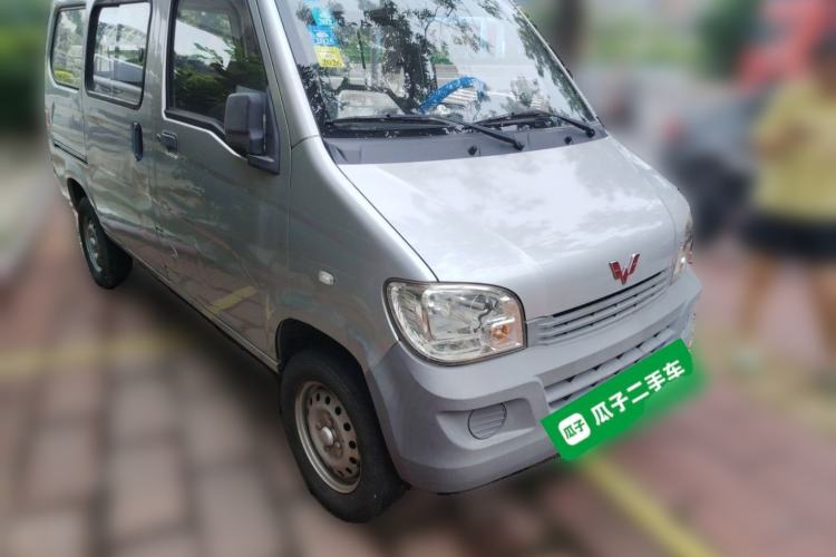 Used Wuling Zhiguang 2015 1.2L Standard Model LSI Front Right 45 Deg