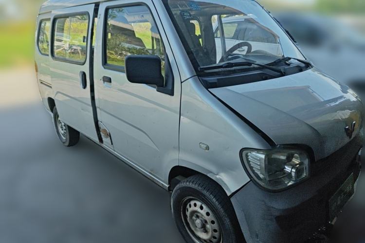 Used Wuling Zhiguang 2015 1.2L Practical LS-I Model Front Right 45 Deg
