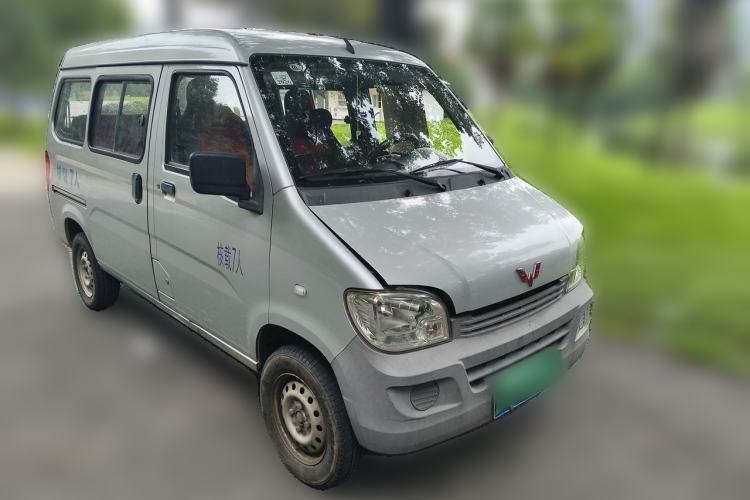 Used Wuling Zhiguang 2015 1.2L Practical LS-I Model Front Right 45 Deg