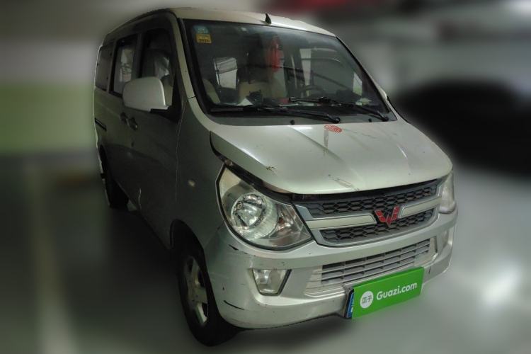 Used Wuling Zhiguang 2015 1.2L S Practical Model LSI Front Right 45 Deg