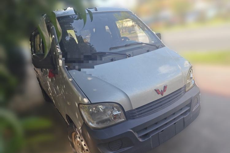 Used Wuling Zhiguang 2015 1.2L Practical LS-I Model Front Right 45 Deg