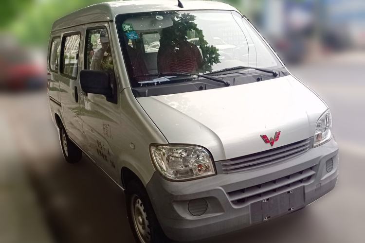 Used Wuling Zhiguang 2015 1.2L Practical LS-I Model Front Right 45 Deg
