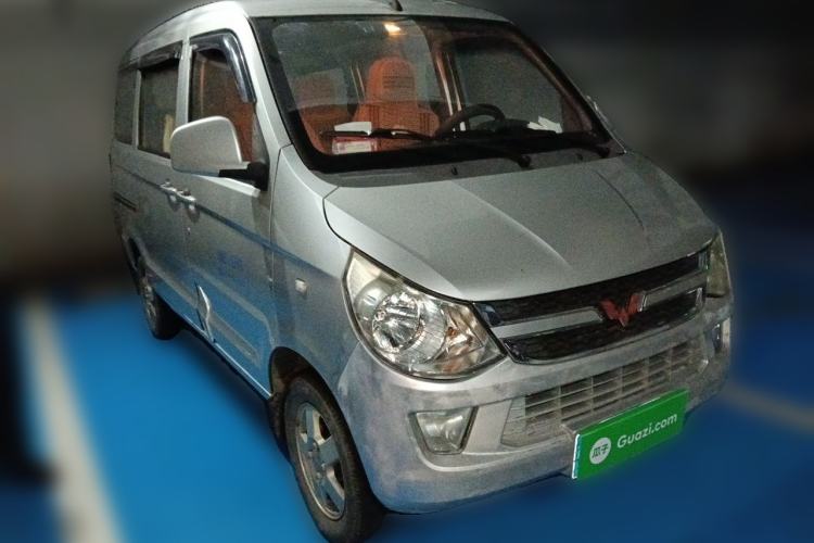 Used Wuling Zhiguang 2015 1.2L S Standard Model LSI Front Right 45 Deg