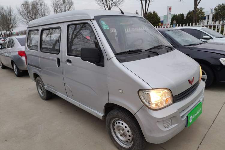 Used Wuling Zhiguang 2015 1.2L Practical LS-I Model Front Right 45 Deg