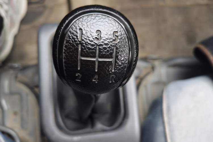 Used Wuling Zhiguang 2015 1.2L S Practical Model LSI Gear Lever