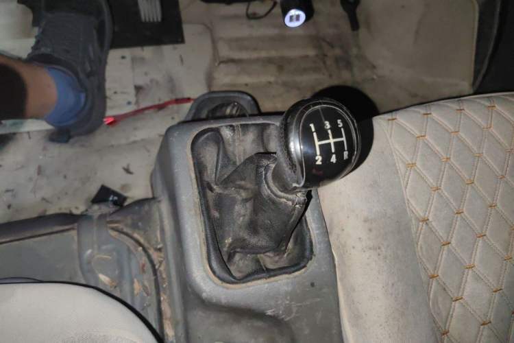 Used Wuling Zhiguang 2015 1.2L S Practical Model LSI Gear Lever