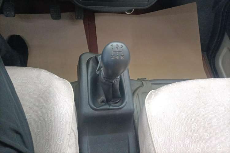 Used Wuling Zhiguang 2015 1.2L Standard Model LSI Gear Lever