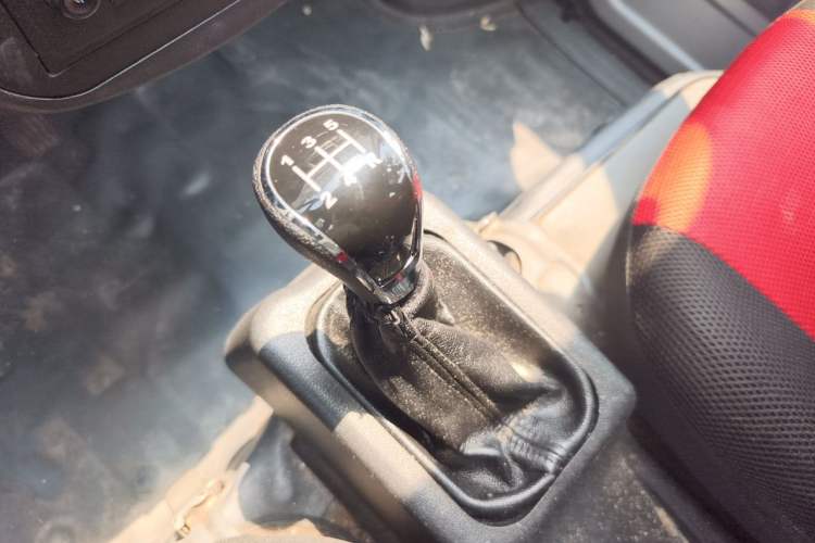 Used Wuling Zhiguang 2015 1.2L Practical LS-I Model Gear Lever