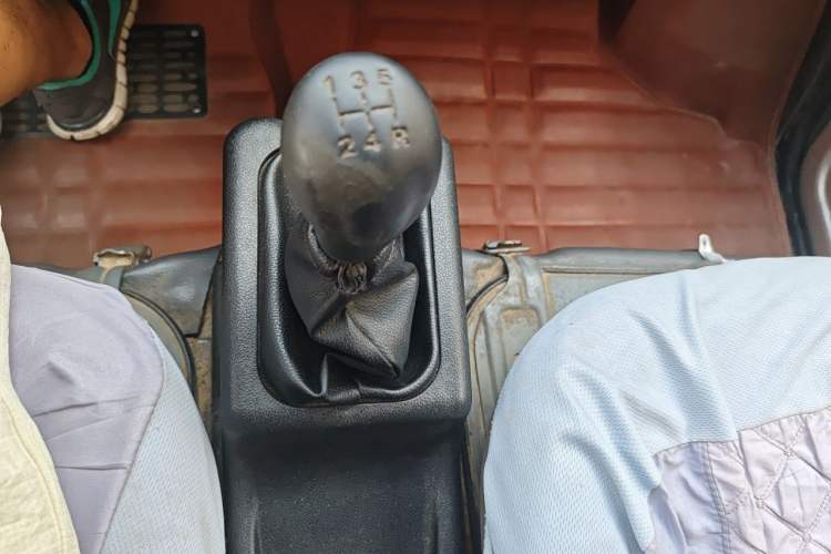 Used Wuling Zhiguang 2015 1.2L Standard Model LSI Gear Lever