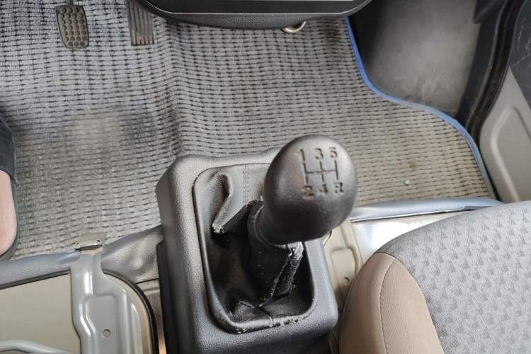 Used Wuling Zhiguang 2015 1.2L Practical LS-I Model Gear Lever