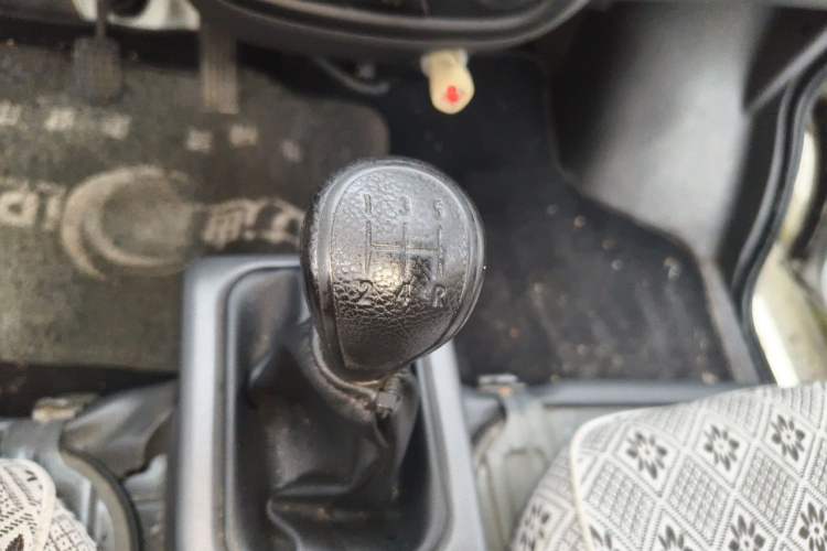 Used Wuling Zhiguang 2015 1.2L S Practical Model LSI Gear Lever