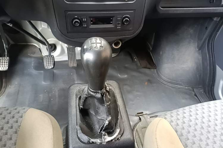 Used Wuling Zhiguang 2015 1.2L Practical LS-I Model Gear Lever